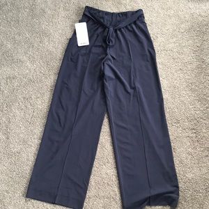 Lululemon NOIR pant size 8